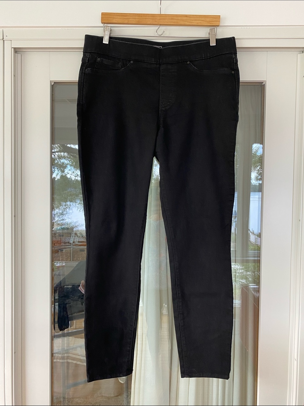 Levi's Signature Black pull on skinny jeans